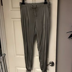 Gray silk drawstring Eileen Fisher jog pants with elastic bottoms Sz small